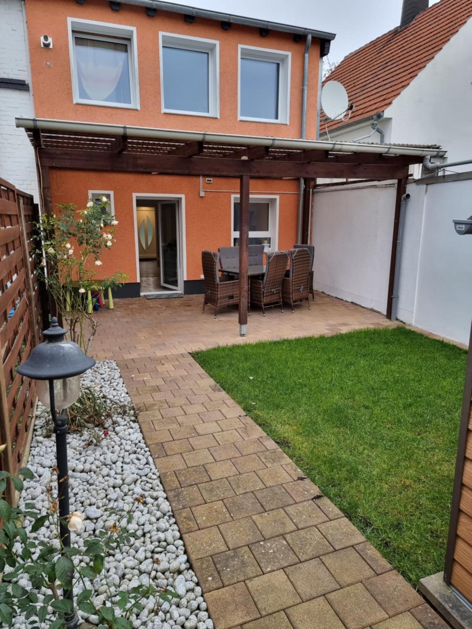 Gaestehaus-Ferienwohnung-Appartement Mit Terrasse - Naehe Kliniken/ Herzzentrum Bad Oeynhausen Exterior photo